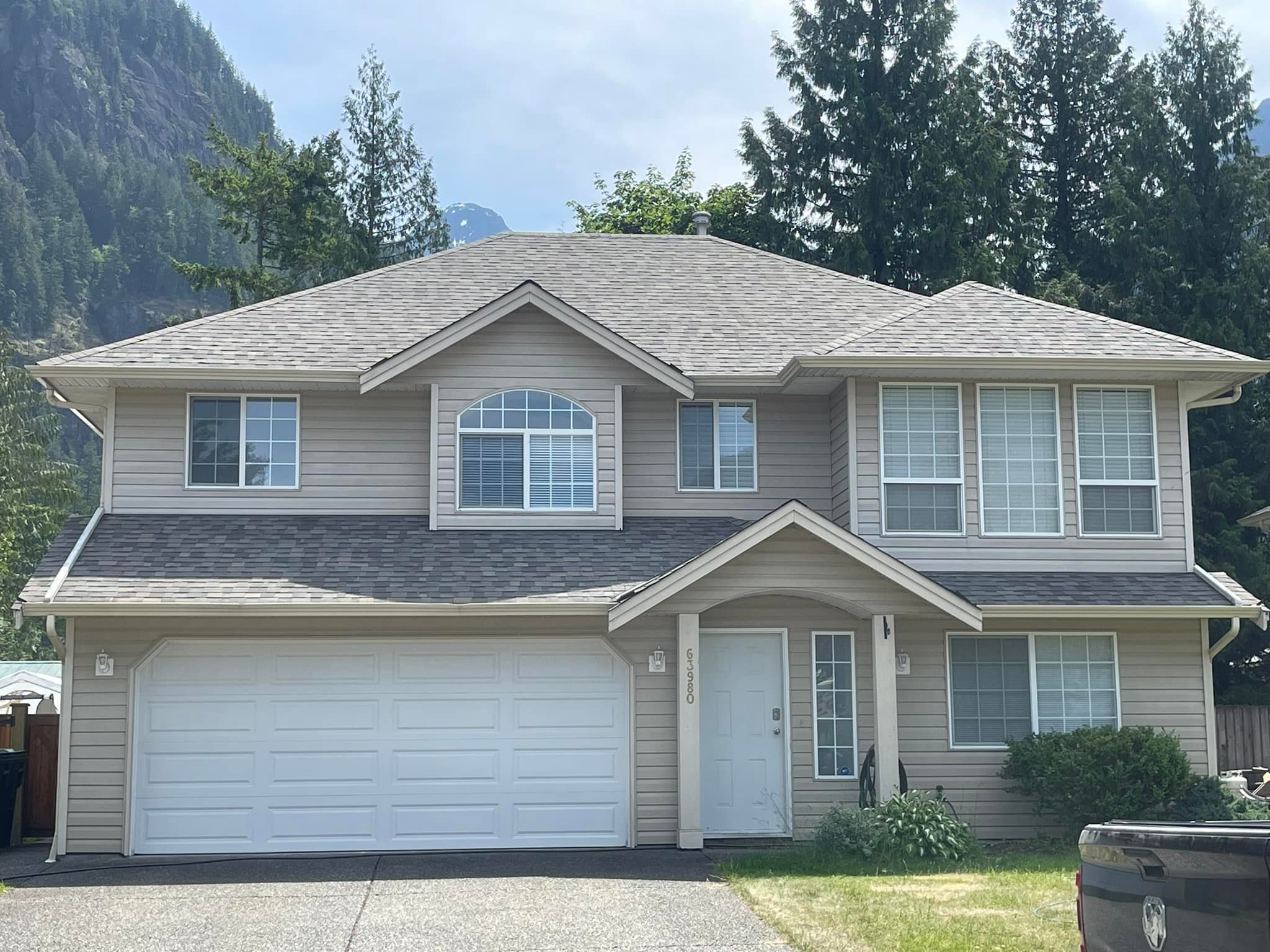 Architectural shingle roof replacement in Chilliwack BC